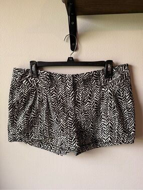 Express Black and White animal print shorts size 8 Y2K mini shorts
